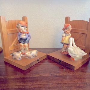 Hummel book ends